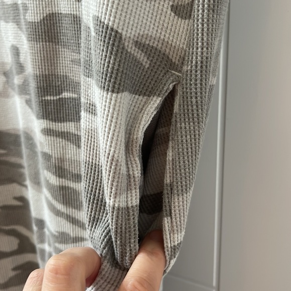 White and grey camo dress size small - Picture 3 of 4